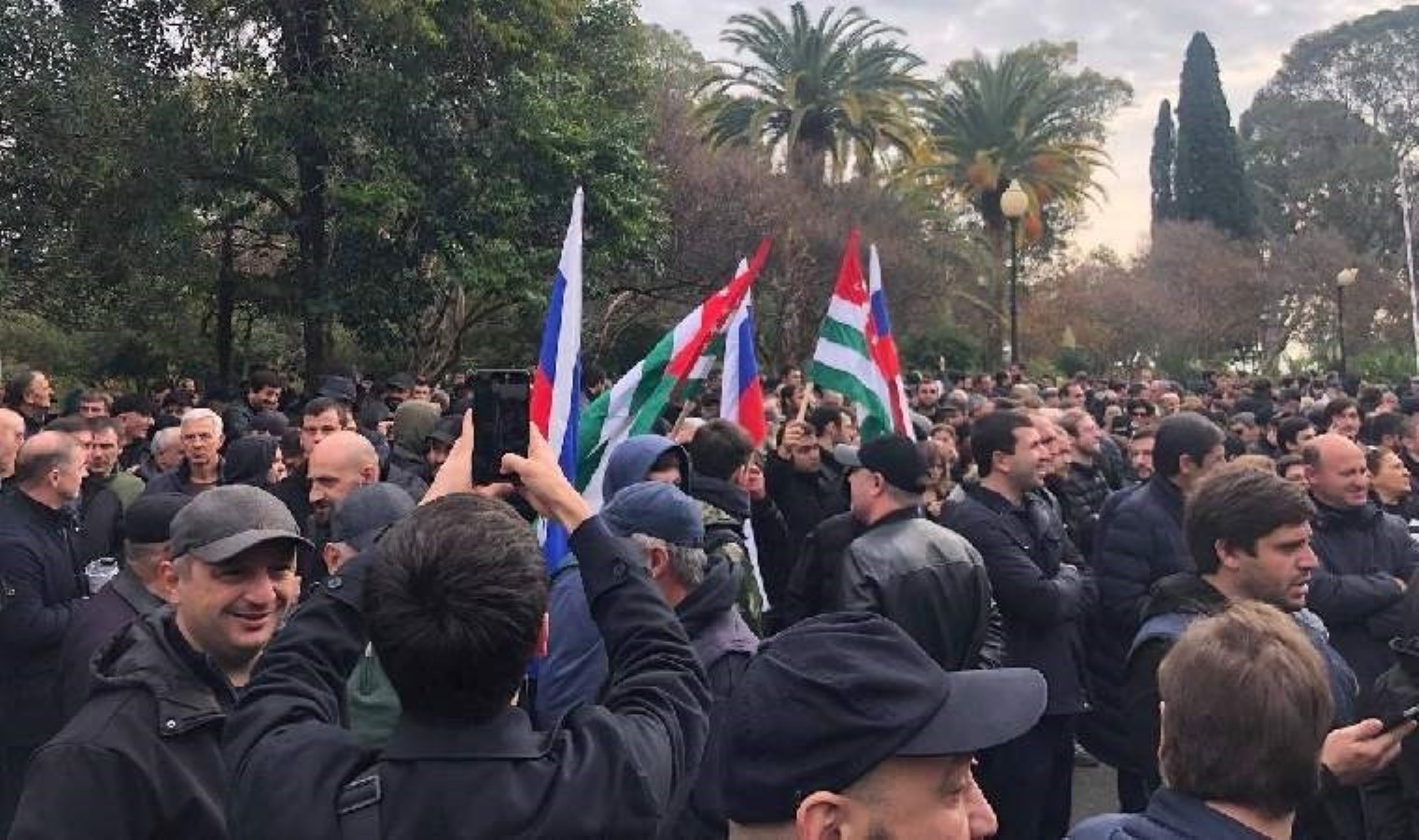 Ayrılıkçı Abhazya’da beklenmedik kriz