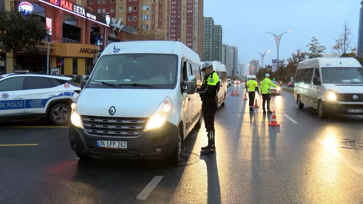 İstanbul’da Okul Servislerine Denetim Yapıldı